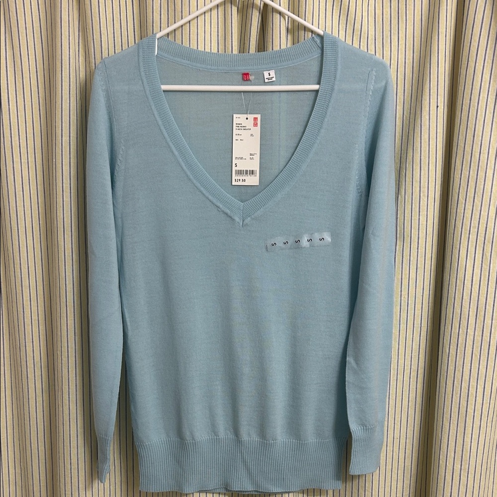 Uniqlo Women's Soft Blue V-Neck Sweater